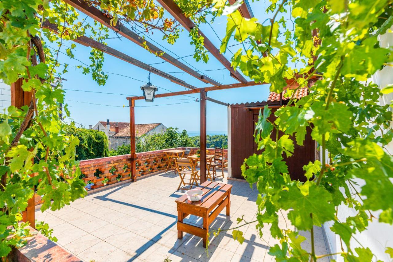 Guesthouse Isabel La Catolica Dubrovnik Bagian luar foto