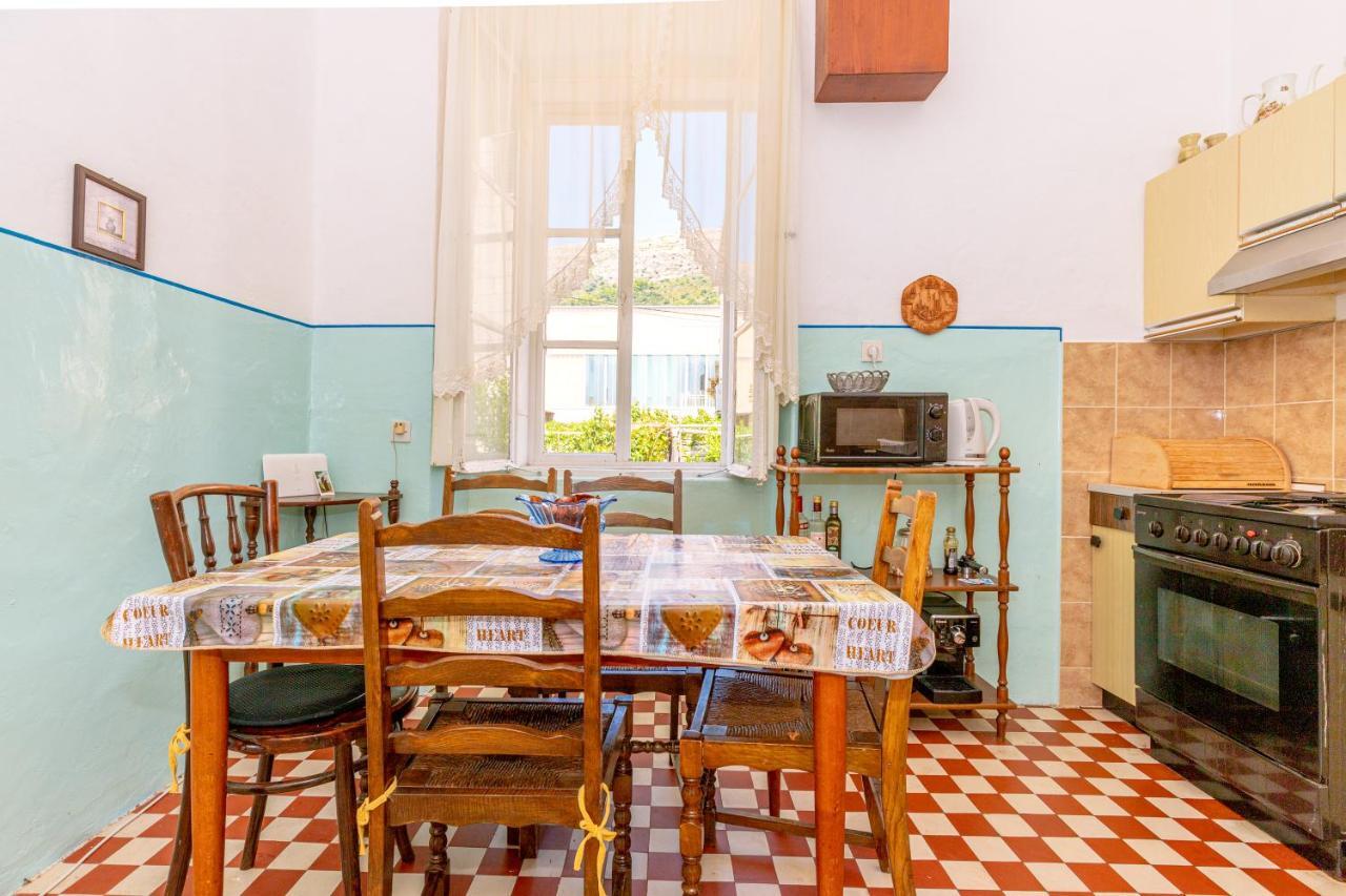 Guesthouse Isabel La Catolica Dubrovnik Bagian luar foto