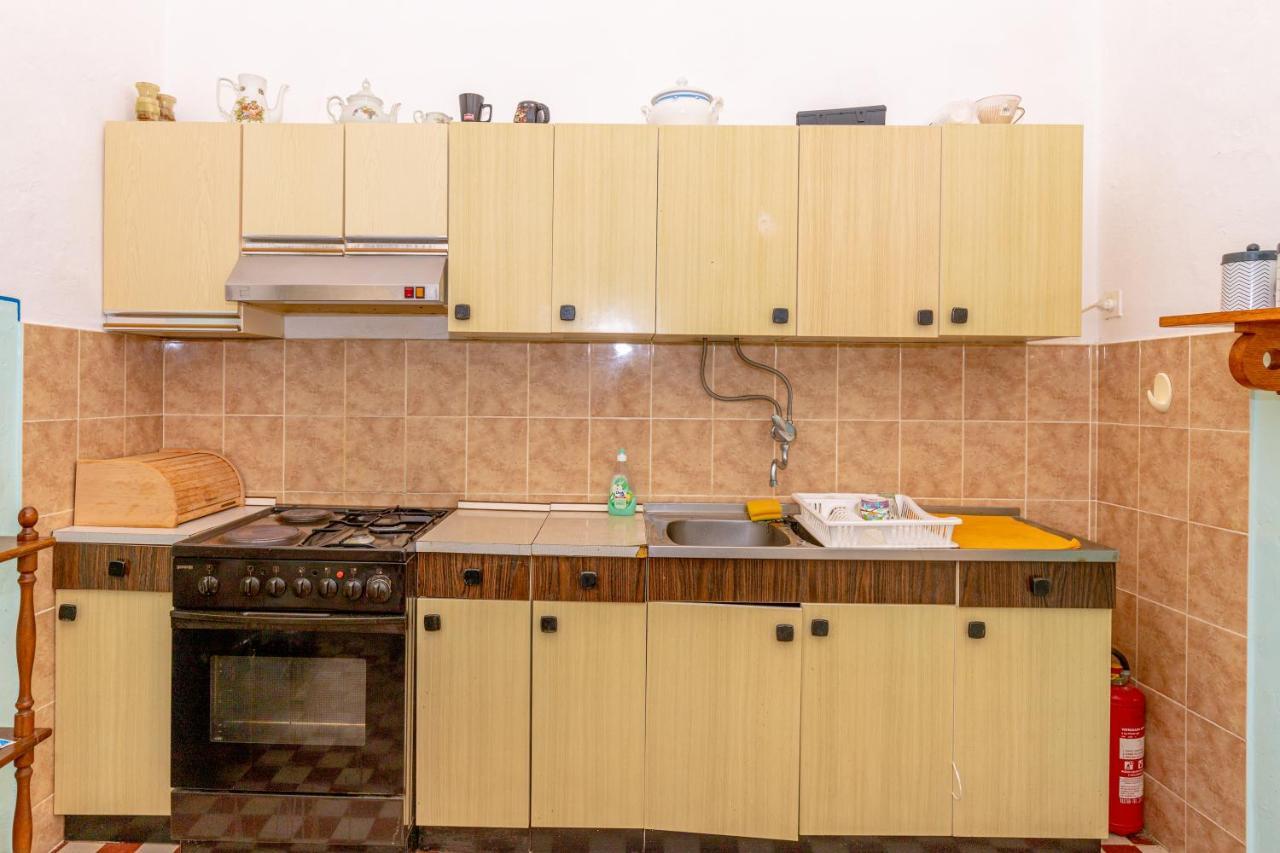 Guesthouse Isabel La Catolica Dubrovnik Bagian luar foto